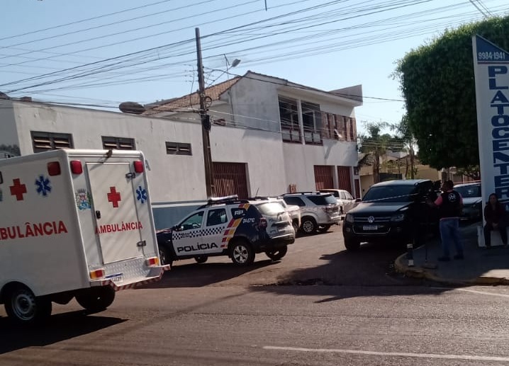 Homem é morto a tiros dentro de estabelecimento próximo a Hospital