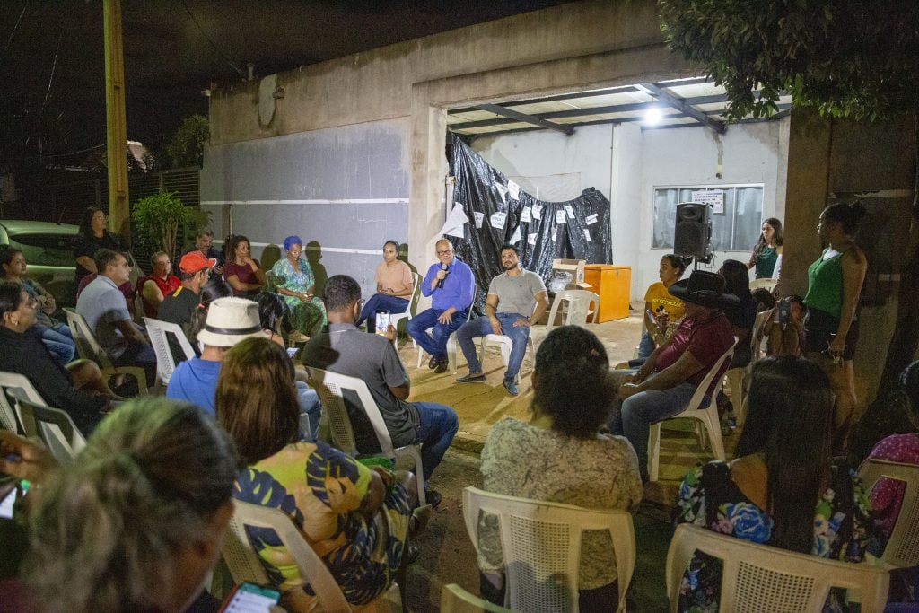 Prefeito se reúne moradores do Residencial João Antonio Fagundes e