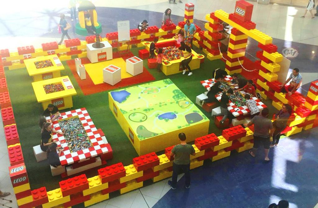 Casa LEGO leva diversão gratuita ao Pantanal Shopping