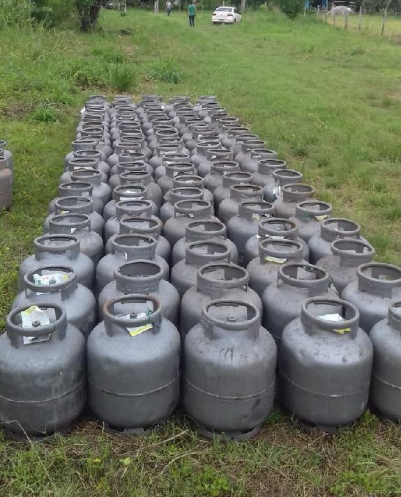 Policias recuperam 135 botijões de gás roubados em MT