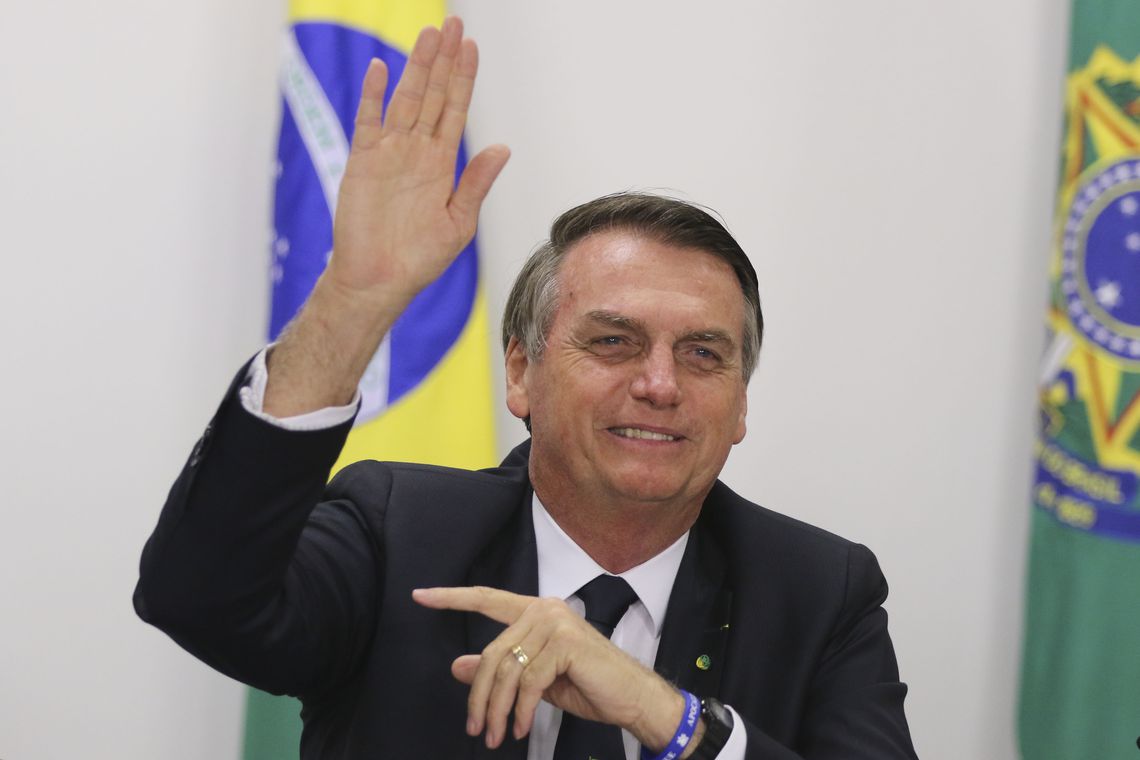 Bolsonaro volta a defender mudanças na CNH e fim dos radares