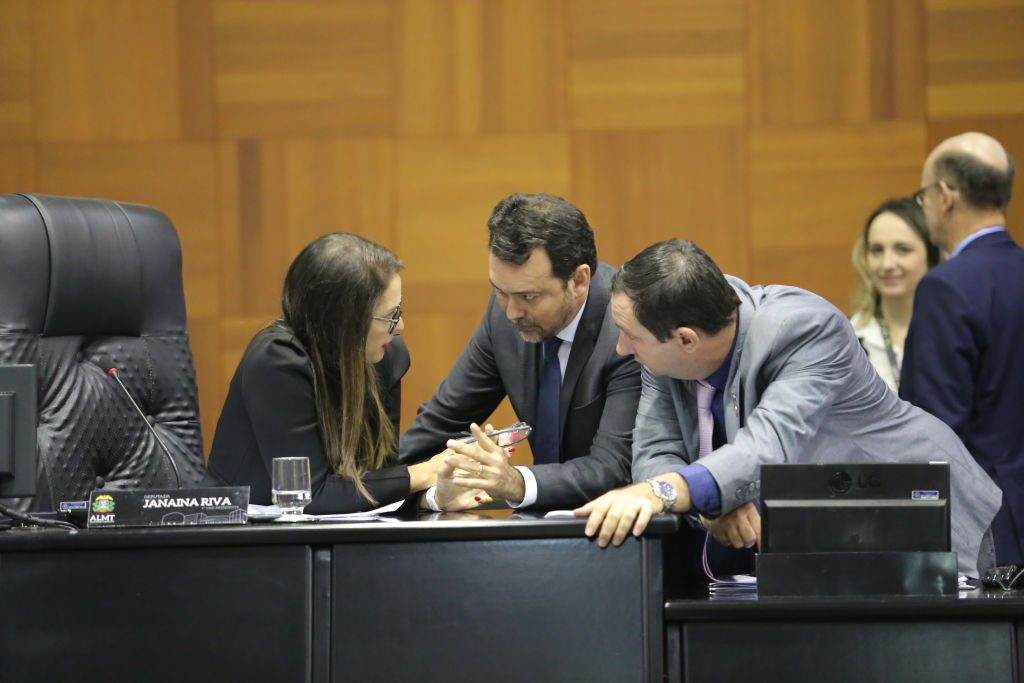 Deputados aprovam substitutivo integral ao projeto da Verba Indenizatória
