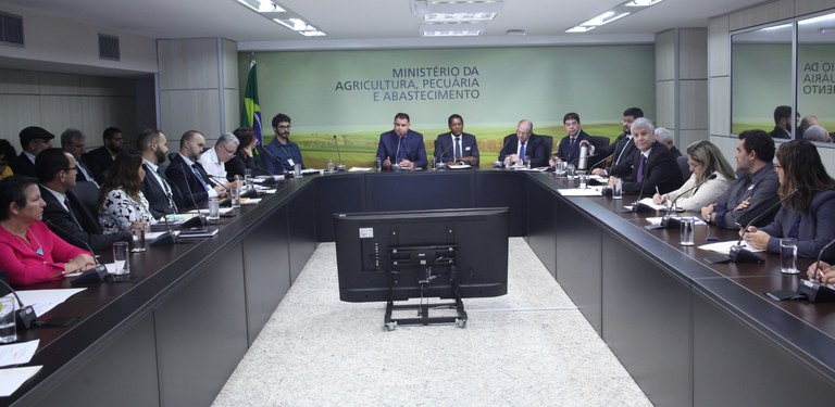 Governo e sociedade civil discutem propostas para a agricultura familiar