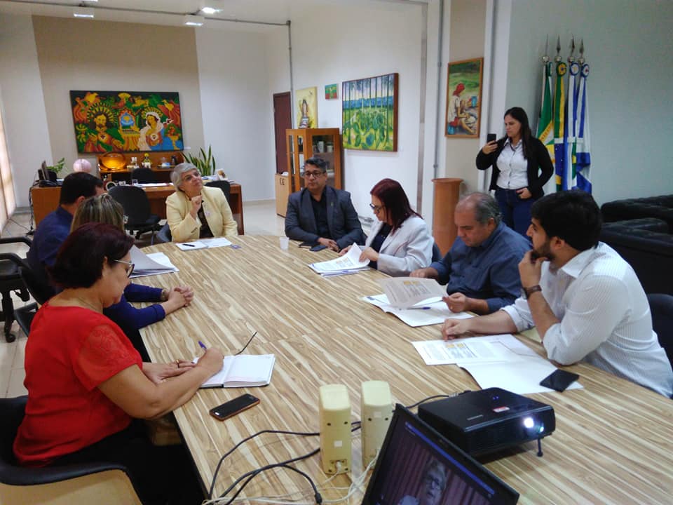 Rosa Neide coordena reunião dos reitores da UFMT e IFMT com parlamentares de MT