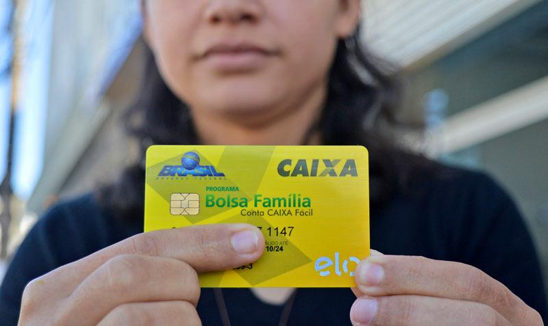 Beneficiários devem ficar atentos às mensagens no extrato de pagamento do Bolsa Família