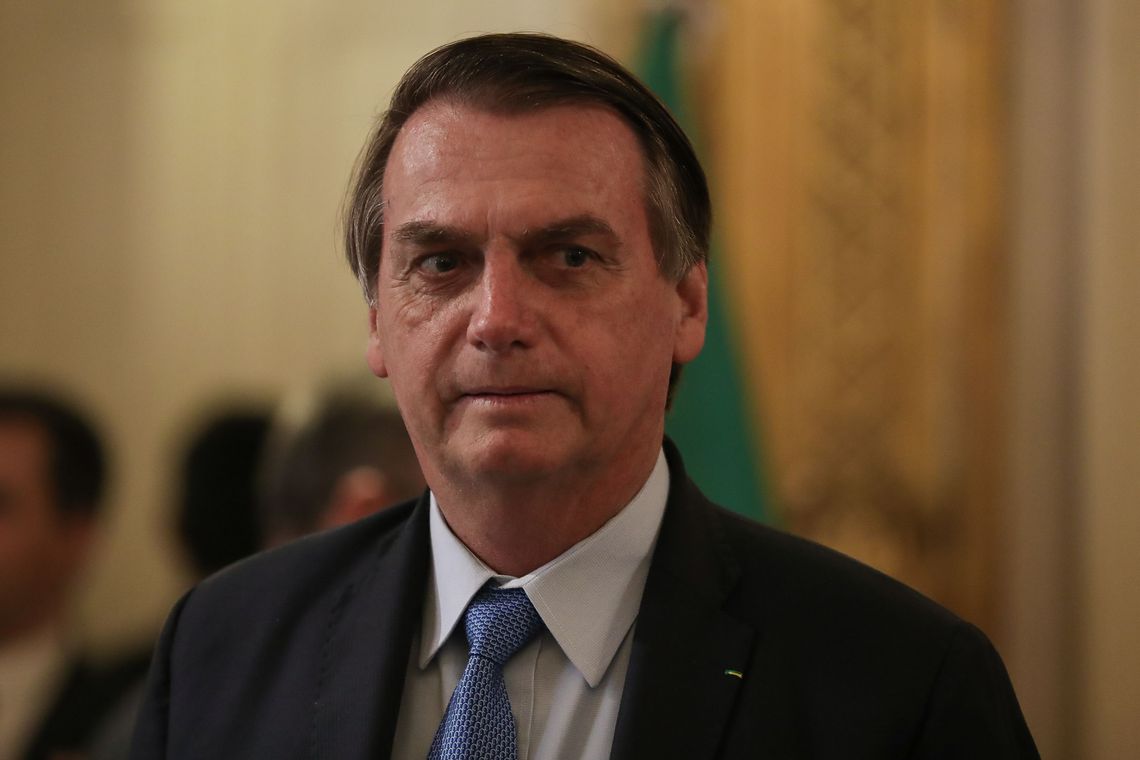 Bolsonaro pede que reivindicações dos policiais sejam atendidas