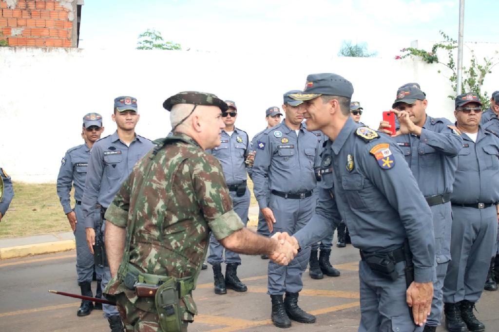 Comandante-geral da PM recebe visita de general da 13ª Brigada do Exército