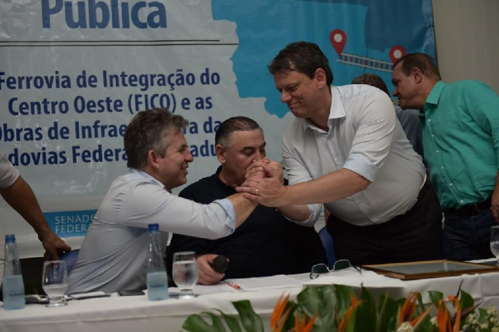 'Se Mato Grosso for ajudado, ajudaremos o Brasil' diz governador para ministro