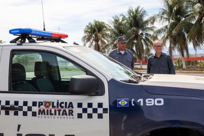 Dr. Eugênio anuncia a chegada de uma viatura da polícia militar em Canarana