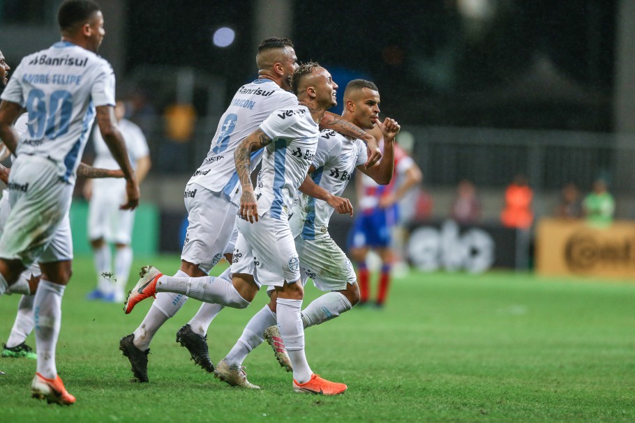 Grêmio e Cruzeiro avançam às semifinais da Copa do Brasil