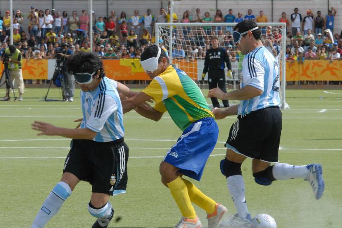 Futebol de 5 do Brasil chega invicto a Lima