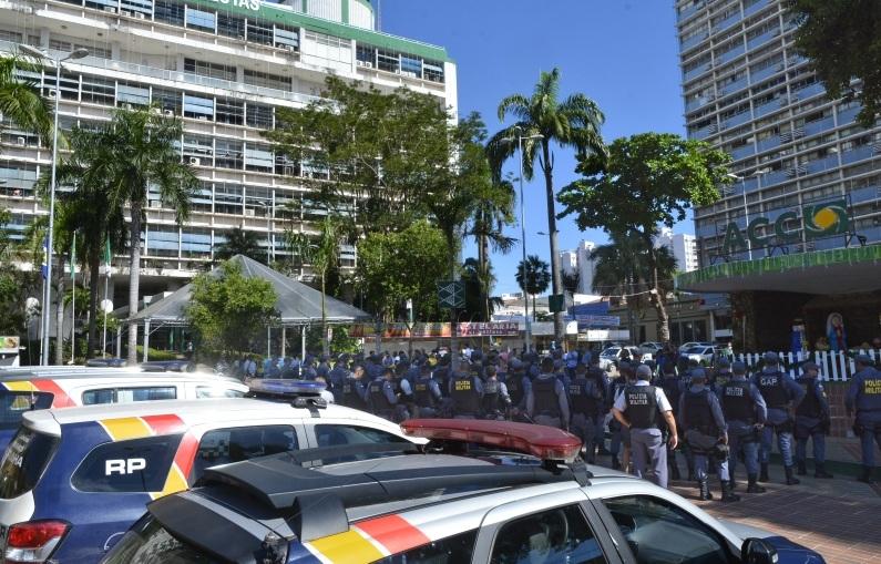 Polícia Militar realiza Ação Cívico-Social na Praça Alencastro com serviços gratuitos