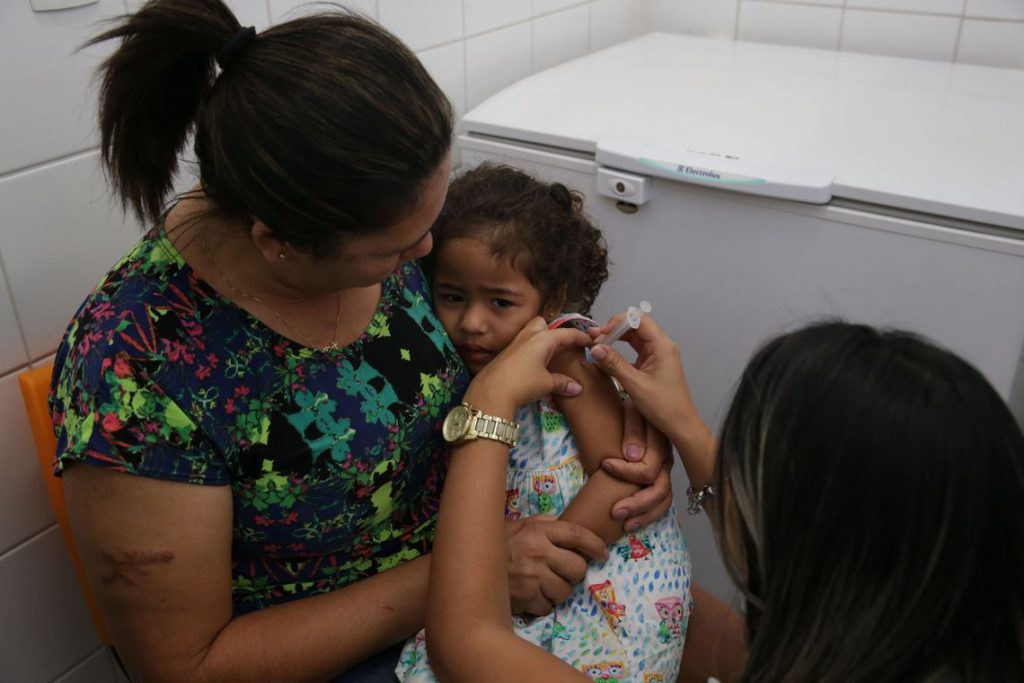 São Paulo começa campanha de vacinação contra sarampo nas escolas