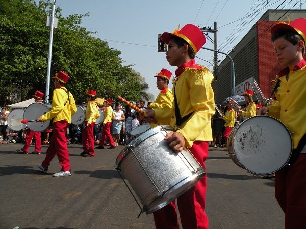 Desfile de 7 de Setembro contará com 16 escolas de Rondonópolis com apresentações de fanfarras e temas culturais e históricos