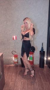 Fabiola Voguel Usa Look Sexy Para Jantar Gosto De Chamar A Aten O