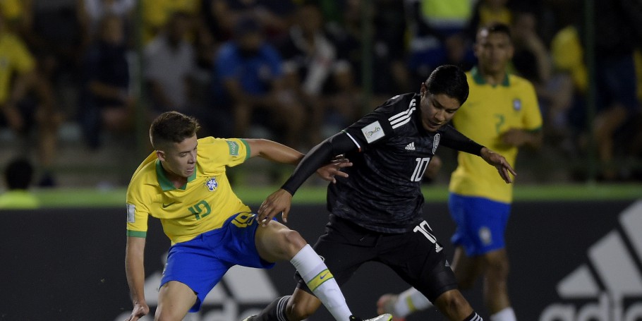 Seleção sub-17 vence México e é tetracampeã