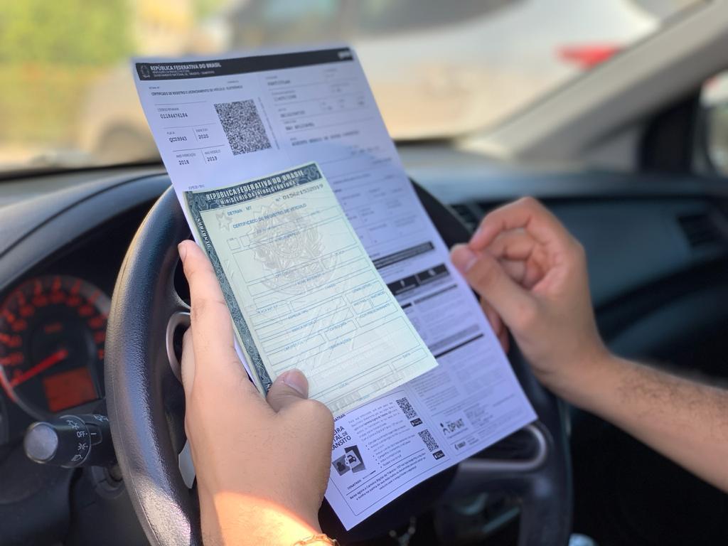 Licenciamento e Certificado de Registro de Veículo estão em um único