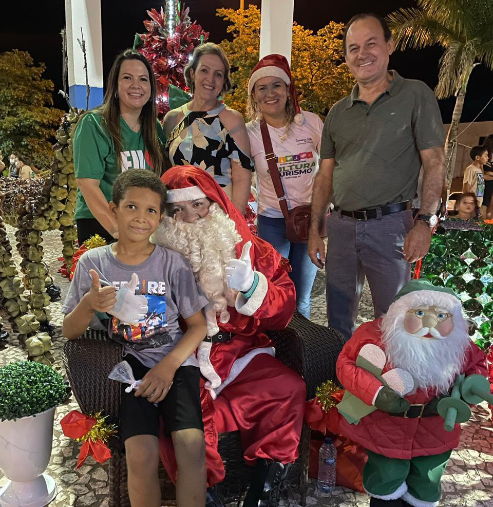 Em Guiratinga, a programação 'Natal da Família' começa com a chegada do  Papai Noel - Primeira Hora