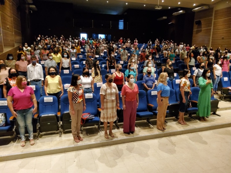 Palestra da Editora Aprende Brasil traz reflexões aos servidores da educação de Jaciara