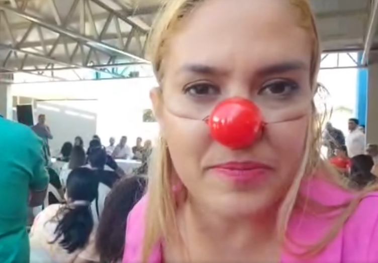 Vereadora fala em falta de diálogo e promove protesto contra Pátio