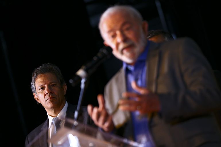 Lula confirma isenção no IR para quem ganha até 2 salários mínimos