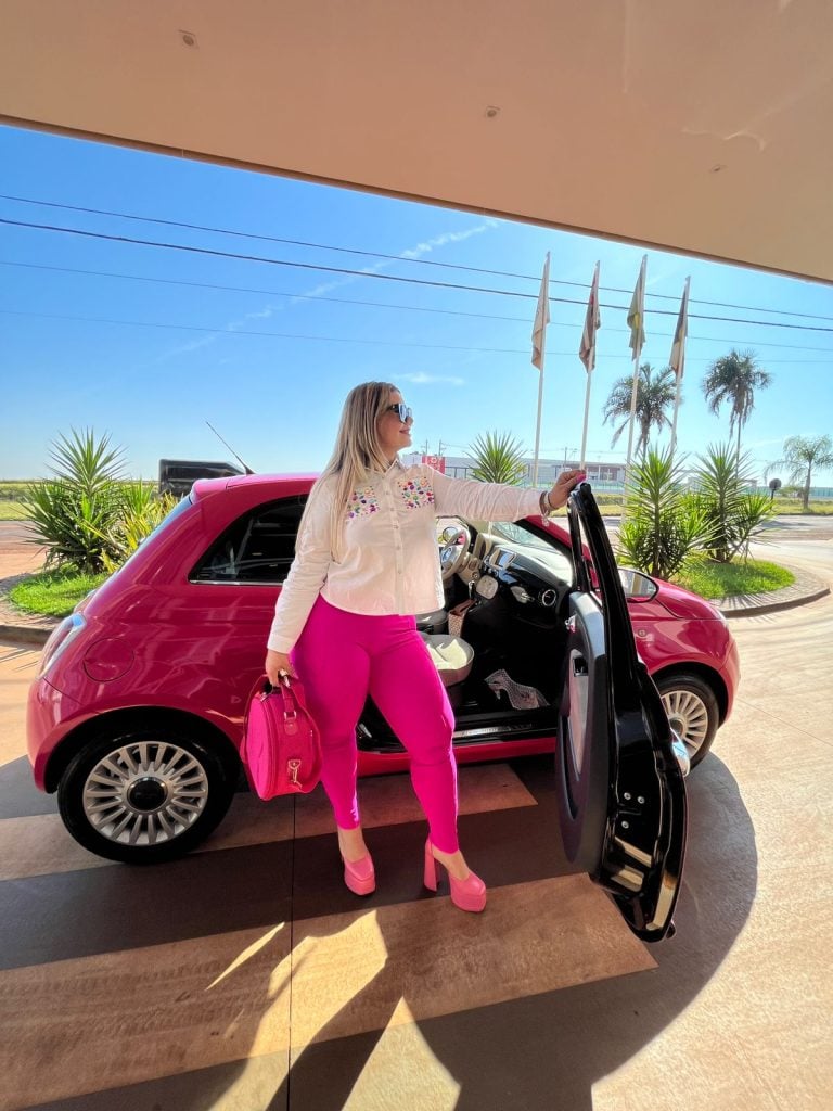 Corra no estilo Malibu com carros temáticos gratuitos da Barbie em