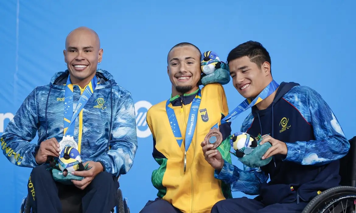 Ginástica rítmica do Brasil tem jornada dourada no Pan de Santiago