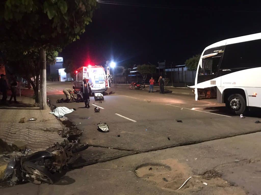 Mulher morre após colisão entre ônibus e moto em Rondonópolis