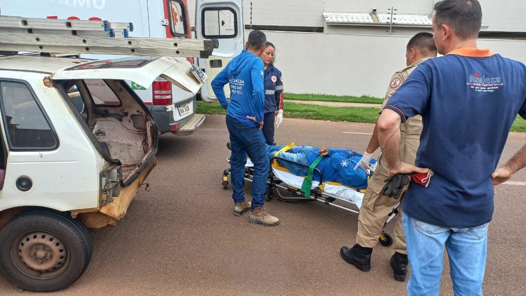 Colisão entre dois veículos no Monte Líbano deixa jovem ferido