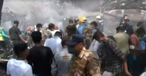 Avião da Air India com destino a Londres, no Reino Unido, caiu perto do aeroporto de Ahmedabad, oeste da Índia