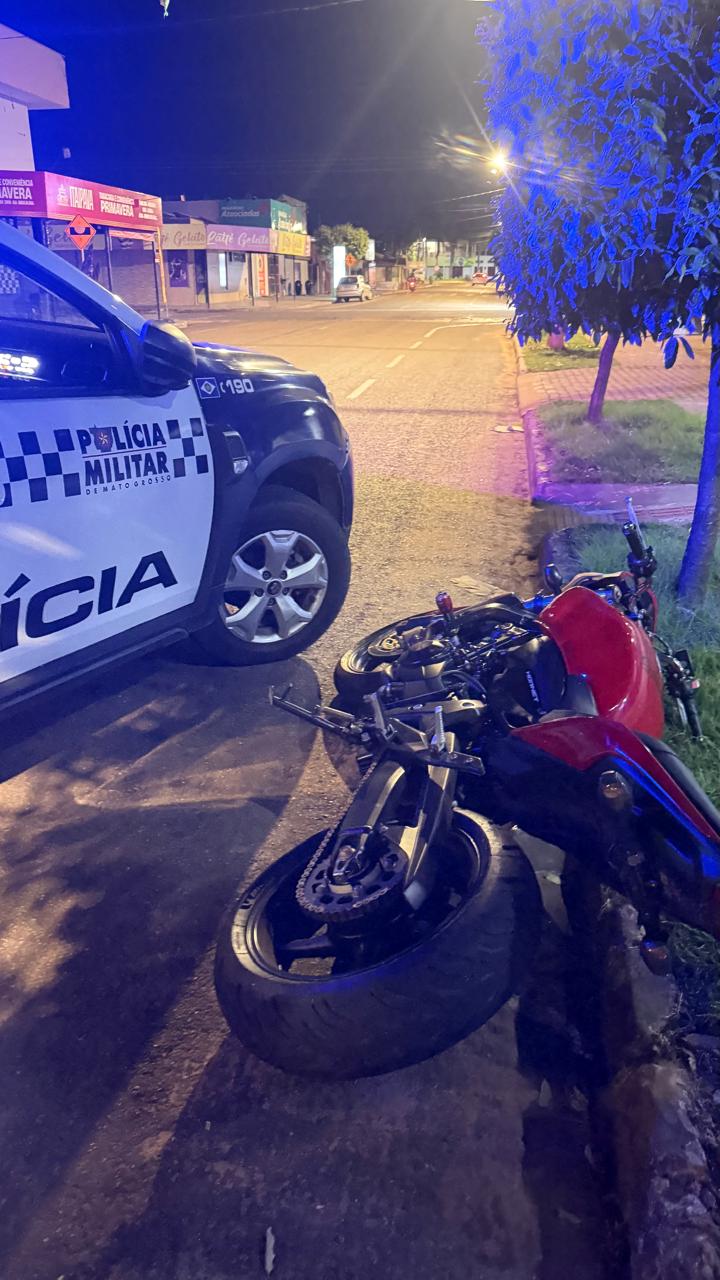 Homem foge da PM em moto sem placa e é abordado com CNH vencida em Rondonópolis