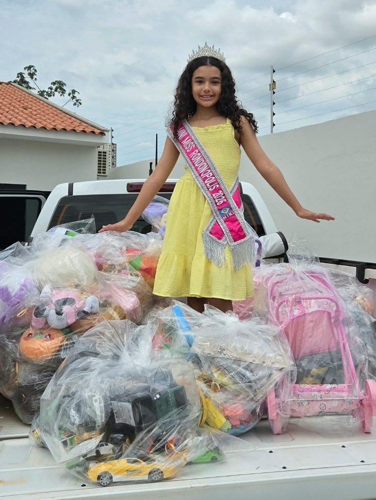 Campanha de Mini Miss arrecada 450 brinquedos em Rondonópolis, MT