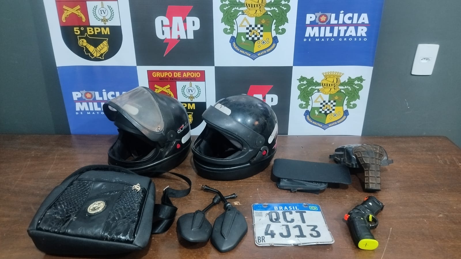 PM aborda motocicleta sem placa e constata que veículo havia sido furtado em Rondonópolis
