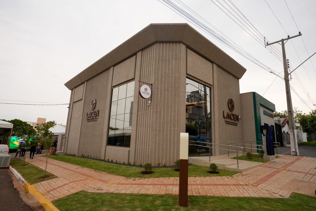 Laboratório Central de Rondonópolis inicia atendimentos em novo prédio em MT