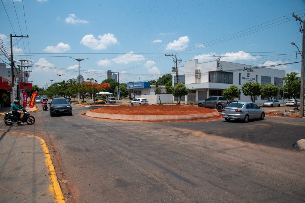 Prefeitura de Rondonópolis entrega nova rotatória na Avenida Lions