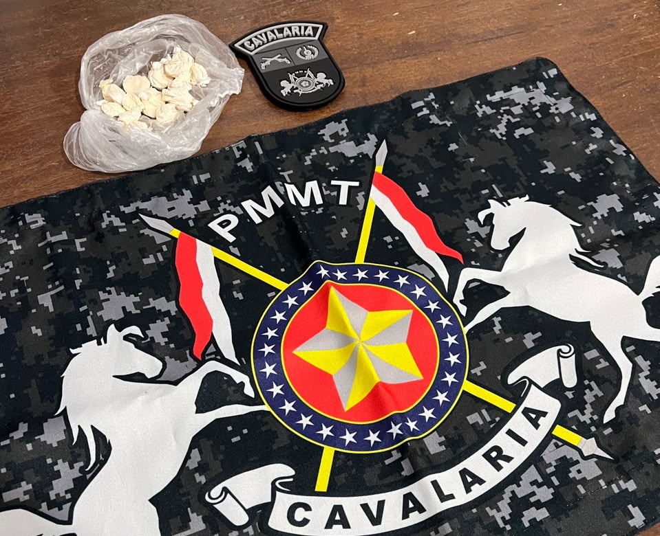 Cavalaria da PM prende dois suspeitos de tráfico de drogas em Rondonópolis, MT