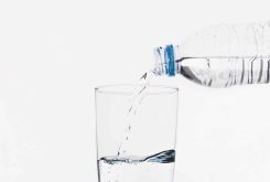 Vigilância Sanitária do Estado suspende comercialização de água mineral envasada Finíssima - Créditos: Freepik