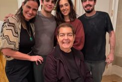 Após transplante de rim, Fausto Silva participa de festa surpresa de aniversário do filho — Foto: Reprodução/Instagram