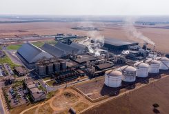 Das 18 indústrias sediadas no Estado, nove produzem exclusivamente etanol de milho - Foto por: Secom/MT