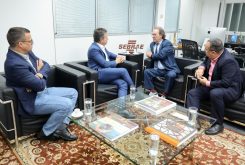 Reunião entre a diretoria do Sebrae e o governador Mauro Mendes