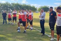 Novo técnico do União conversa com jogadores e diretoria do clube
