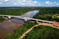 Ponte sobre o Rio Cuiabá entre o Parque Atalaia e o Parque do Lago - Foto por: Daniel Berigo/Secom-MT