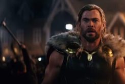 Chris Hemworth em 'Thor: Amor e Trovão' — Foto: Reprodução